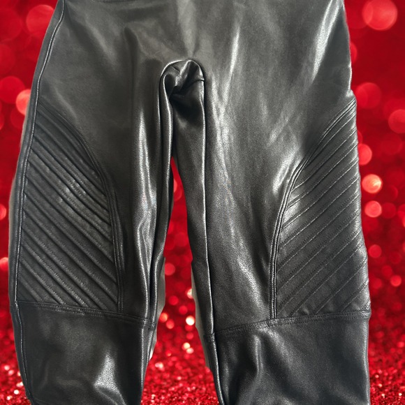 SPANX Faux Leather Moto Leggings Petite Size S P Black Pants Womens - Picture 3 of 6